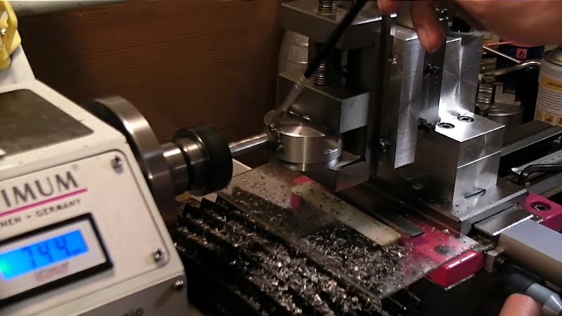 Milling-on-the-lathe-2